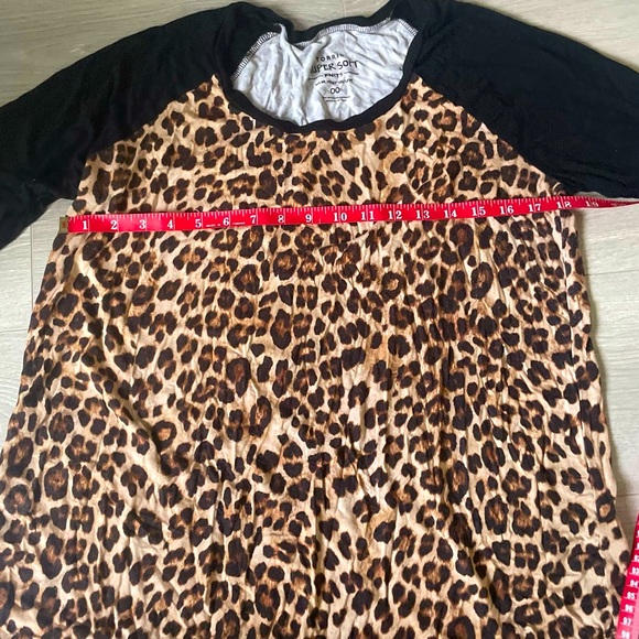 Torrid • Super Soft Knits Long Sleeve Leopard Print T-shirt - Picture 5 of 6